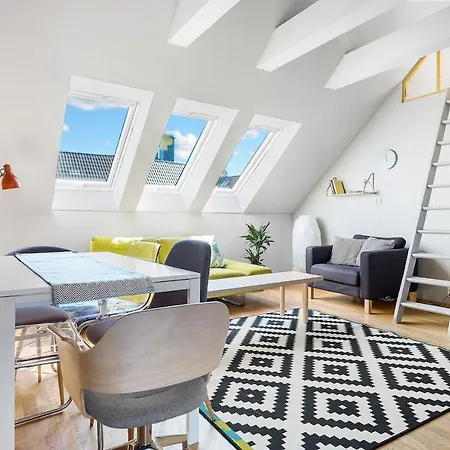 Vibrant And Lively Central Location. Mb401 Daire *